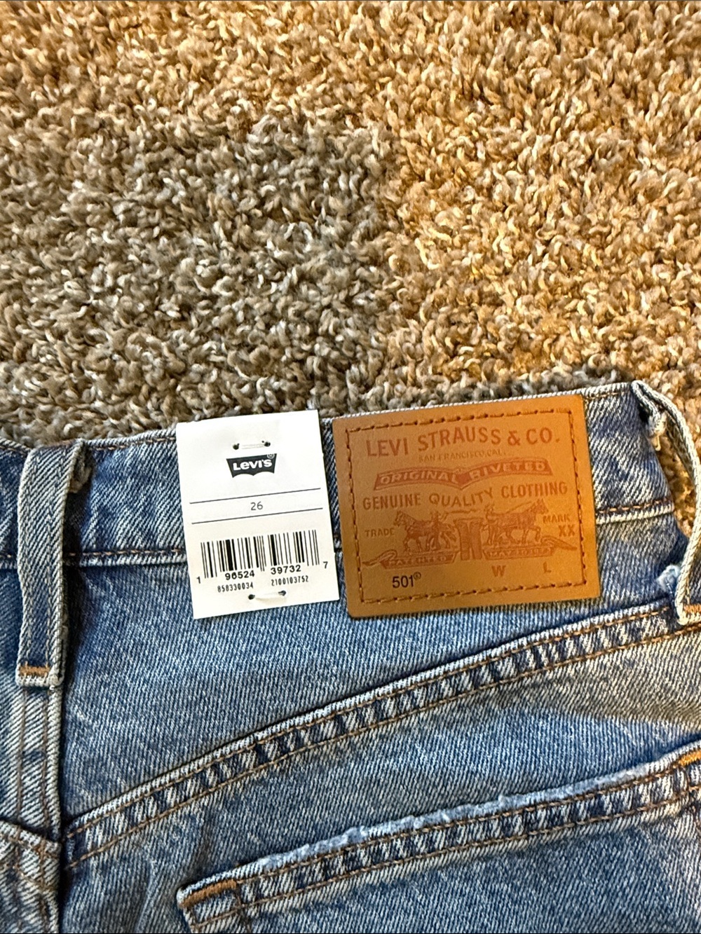 Levi's 501 Mid Thigh Denim Shorts - Picture 3 of 5